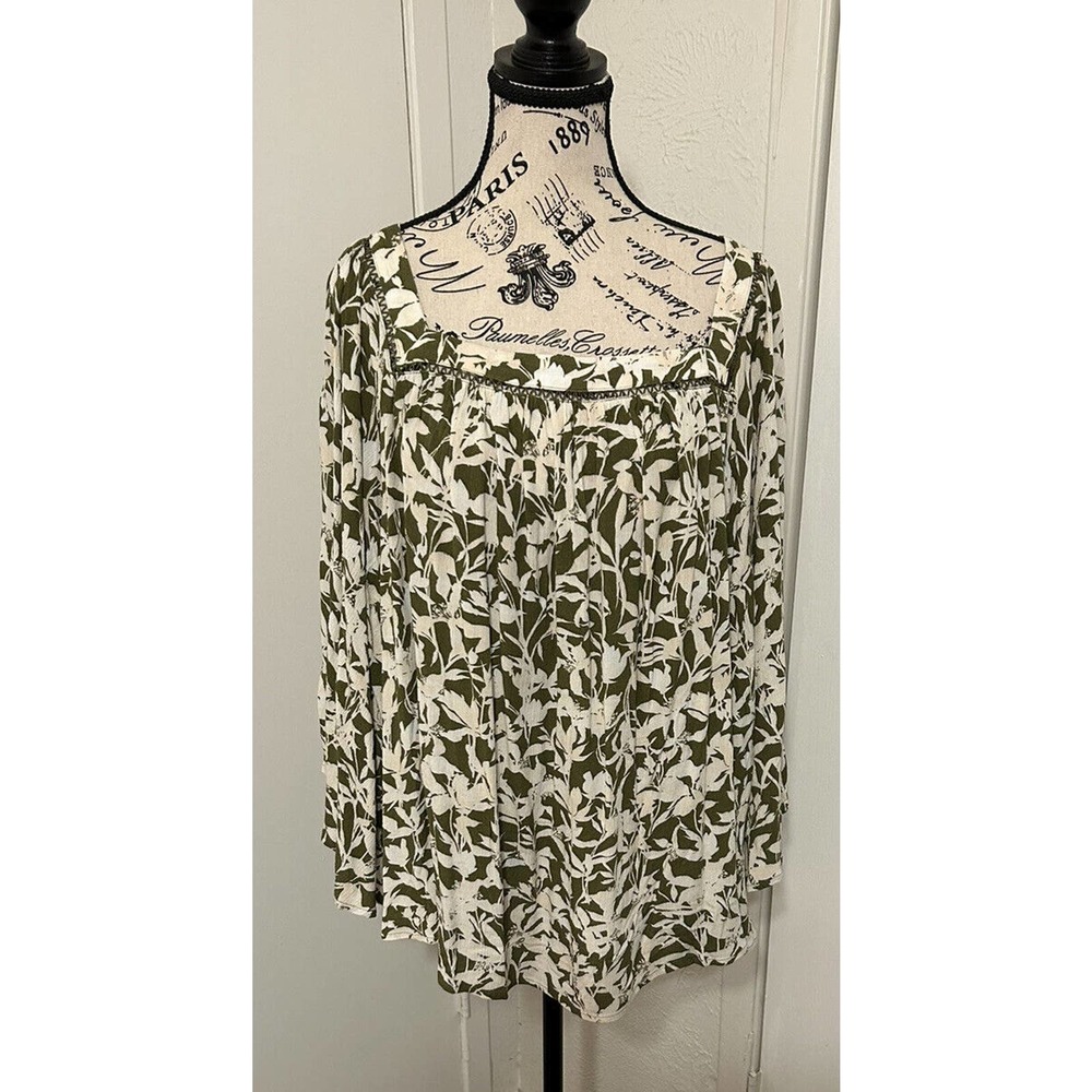 Lane Bryant Short Sleeve Square Neck Trimmed Circle Top 18/20 - Green Floral